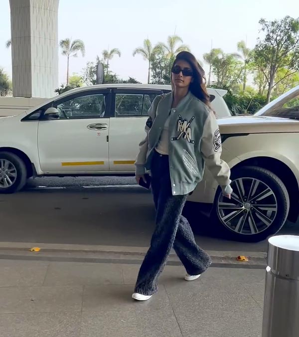 pooja hegde spotted in range rover vogue
