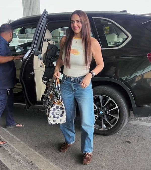 esha deol spotted in bmw x5