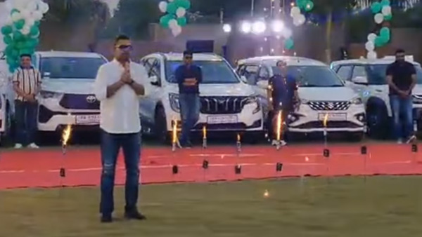 Gujarat Jeweller Gifted XUV700 Innova Hycross Brezza Premium Cars To Their Employees Gujarat Jeweller Gifted XUV700 Innova Hycross Brezza Premium Cars To Their Employees