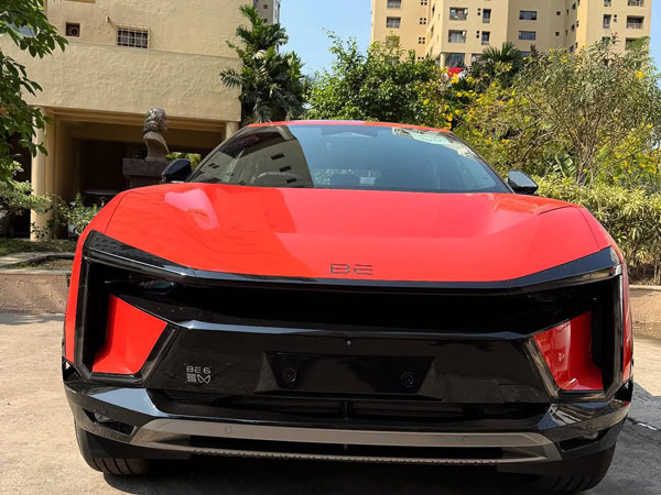 lamborghini supercar owner buys mahindra be 6