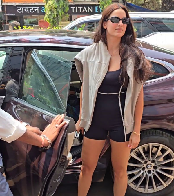 natasa stankovic best friend spotted in ktm rc 200 natasa stankovic best friend spotted in ktm rc 200