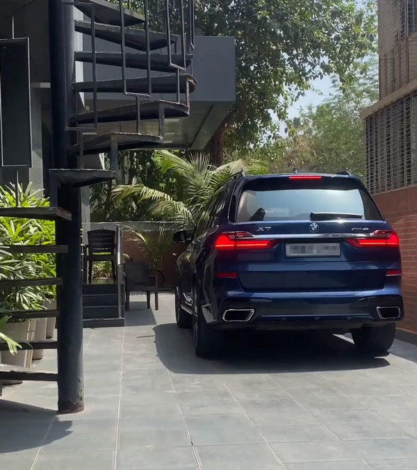 Nysa Devgn Spotted In BMW X7 Luxury SUV Video Goes Viral