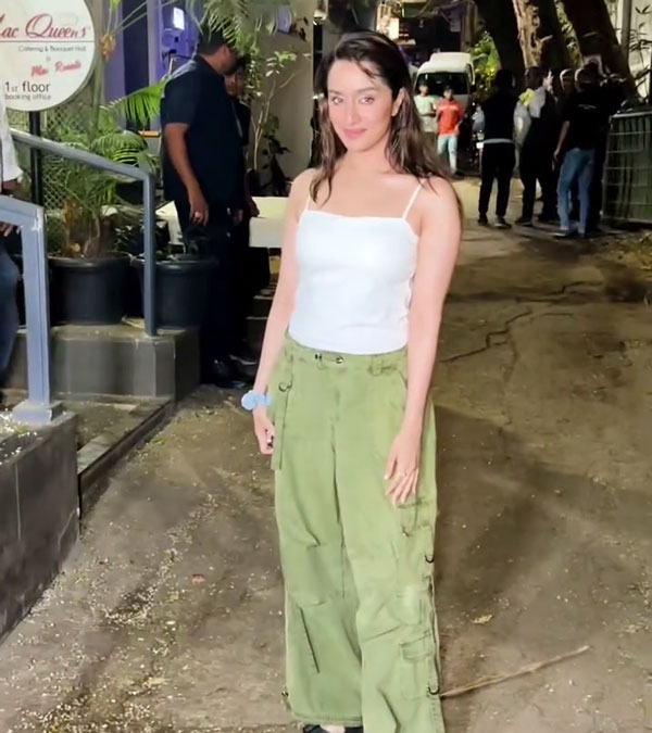 shraddha kapoor spotted in toyota fortuner
