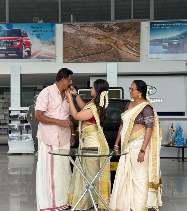 Mallu Parents Gifted Daughter A Brand New Hyundai i20 N Line Worth Rs 14 Lakhs Mallu Parents Gifted Daughter A Brand New Hyundai i20 N Line Worth Rs 14 Lakhs