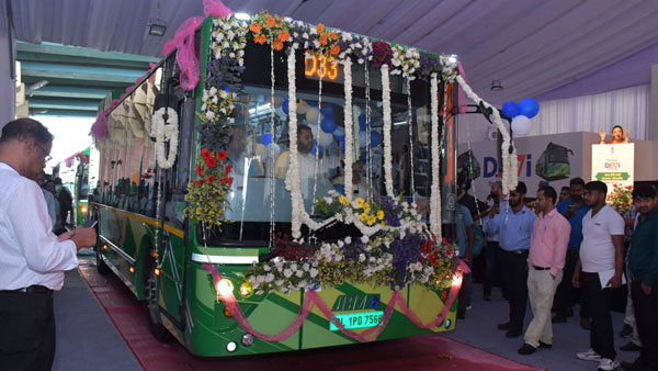 delhi government launches 400 ev buses delhi government launches 400 ev buses