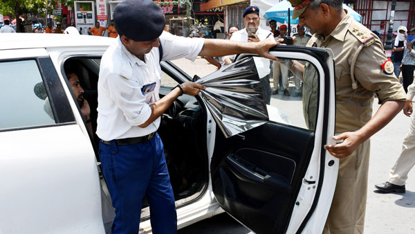 Mangalore Traffic Police Fined 54 Vehicles For Using Sunfilms