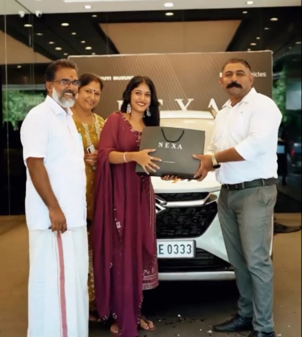 Social Media Influencer Kalyani Anil Buys New Maruti Fronx SUV Social Media Influencer Kalyani Anil Buys New Maruti Fronx SUV