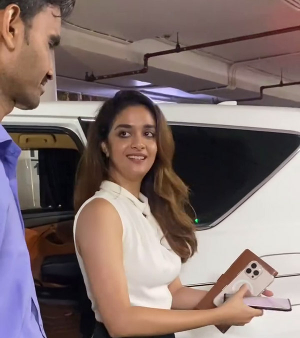 Keerthi suresh spotted in innova crysta Keerthi suresh spotted in innova crysta