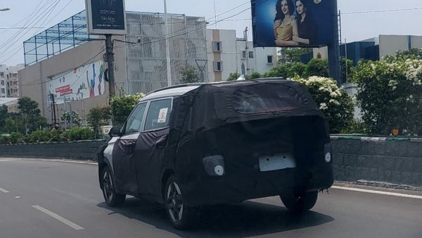 kia carens clavis ev spotted testing