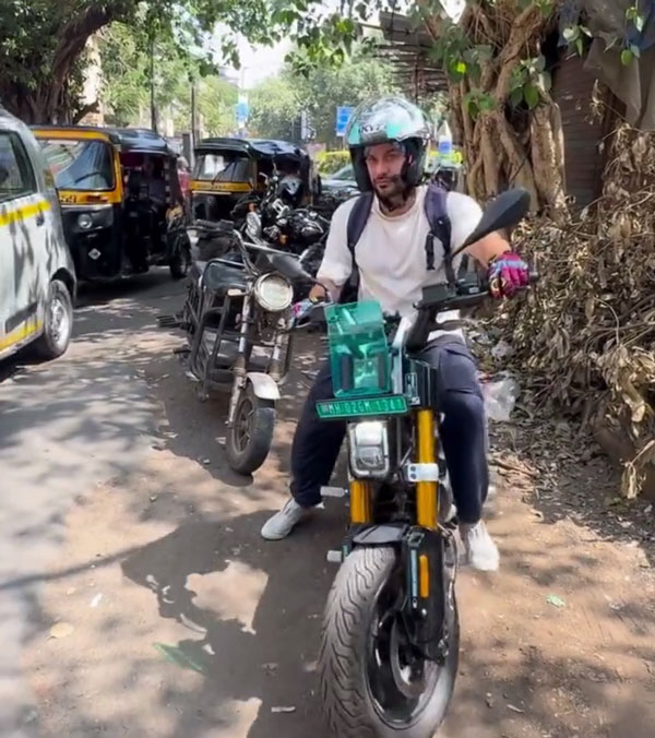 Actor Kunal Khemu Spotted In BMW CE 02 Electric Scooter Video Goes Viral