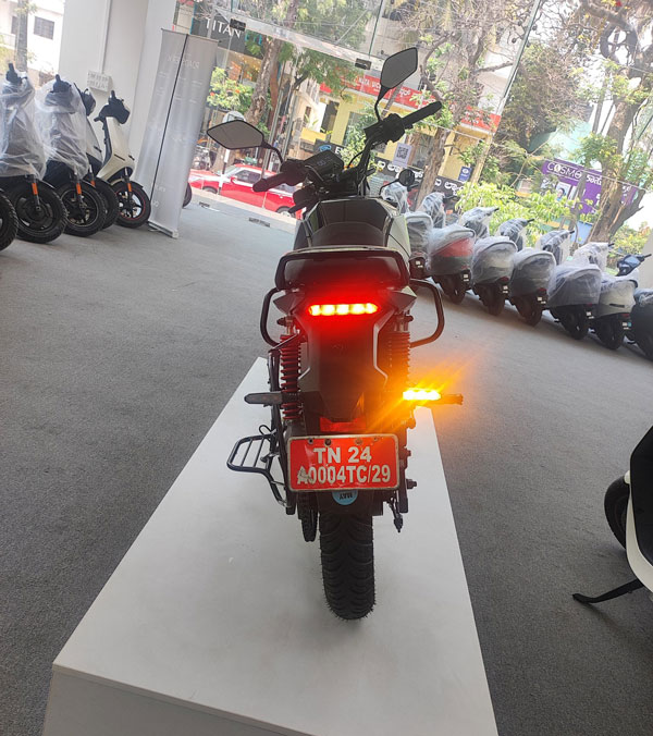 ola roadster x starts arriving at experience centre