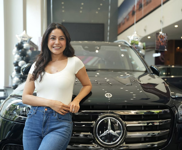 Bollywood Actress Shehnaaz Gill Bought Mercedes-Benz GLS 7-Seater Luxury SUV Bollywood Actress Shehnaaz Gill Bought Mercedes-Benz GLS 7-Seater Luxury SUV