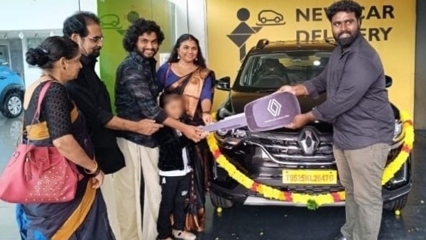 Social Media Couples Vaishnavi And Sharun Buys New Renault Triber MPV