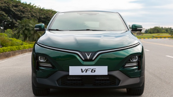 VinFast launch delay reason