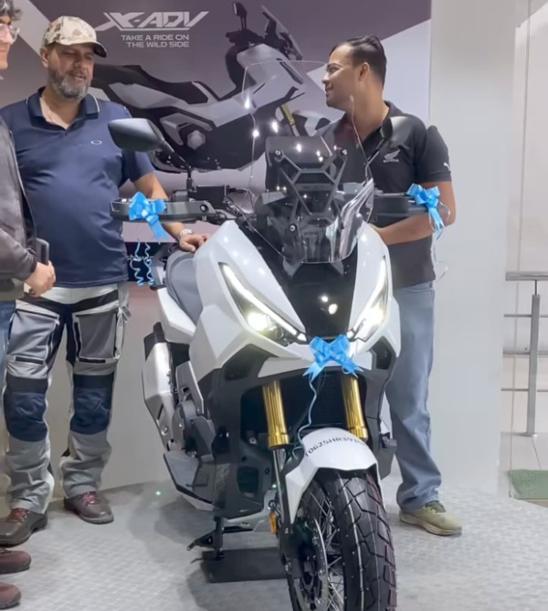 India s First Honda X-ADV 750 Scooter Delivered Video Goes Viral India s First Honda X-ADV 750 Scooter Delivered Video Goes Viral