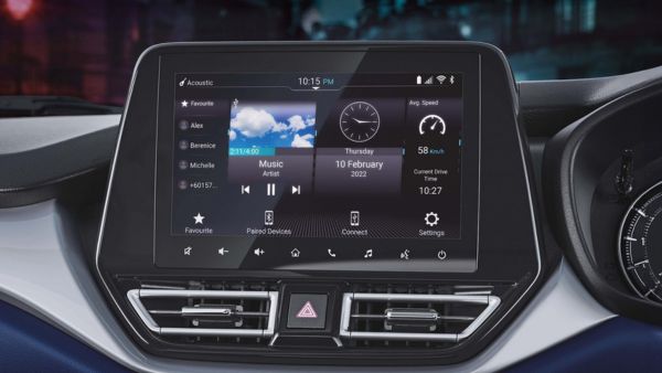 maruti baleno smart play screen