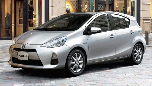 Toyota Aqua Hybrid Hatchback Spied In India