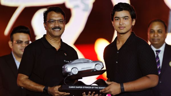 vaibhav suryavanshi tata curvv super striker award