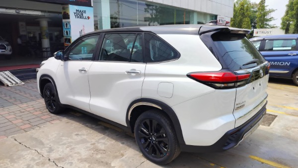 Actor Vijayaraghavan Buys Kerala s First Toyota Innova Hycross Exclusive Edition