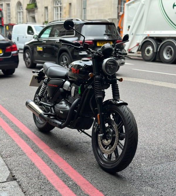 BSA Bantam 350 Motorcycle Unveiled In UK To Rival Royal Enfield