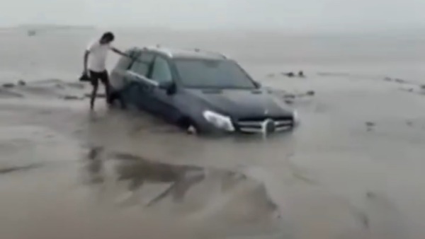 Mercedes benz gle stuck in beach