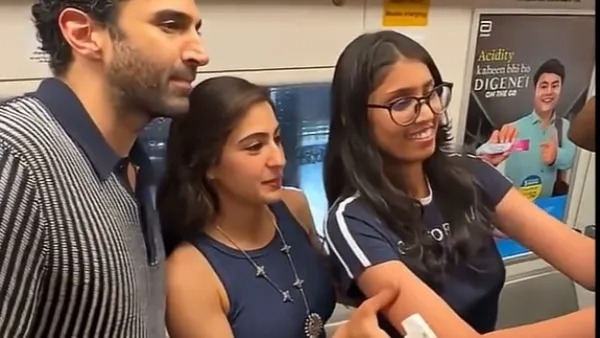 sara ali khan aditya roy kapur metro ride