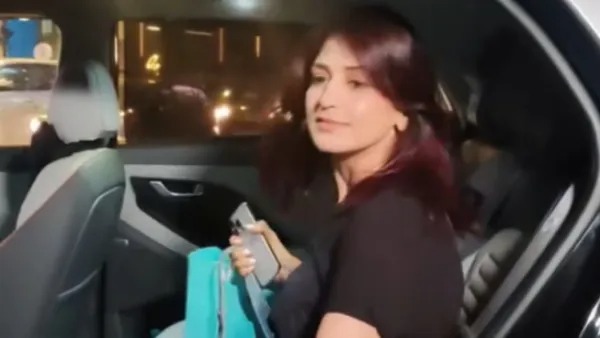 sonali bendre spotted in hyundai creta