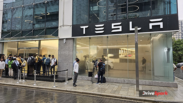 tesla launching second showroom