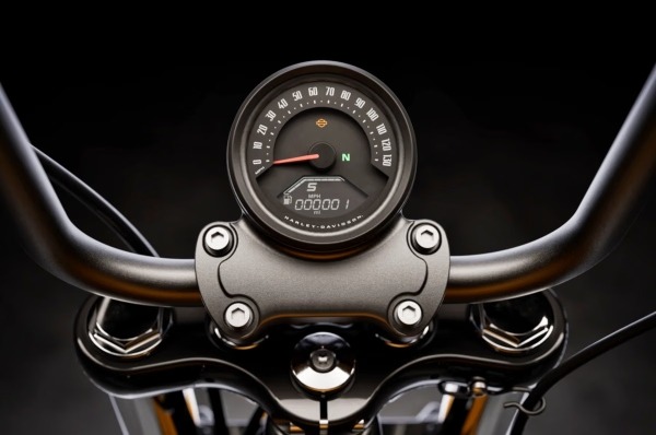 harley-davidson street bob 117 instrument cluster