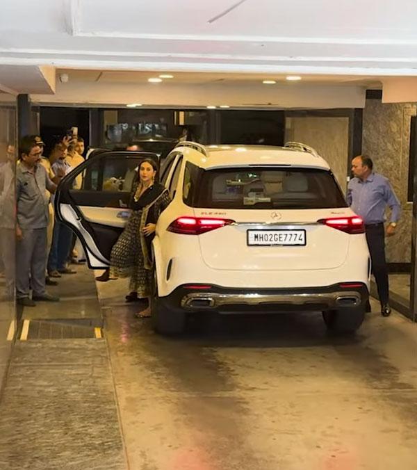 karishma kapoor mercedes gle karishma kapoor mercedes gle