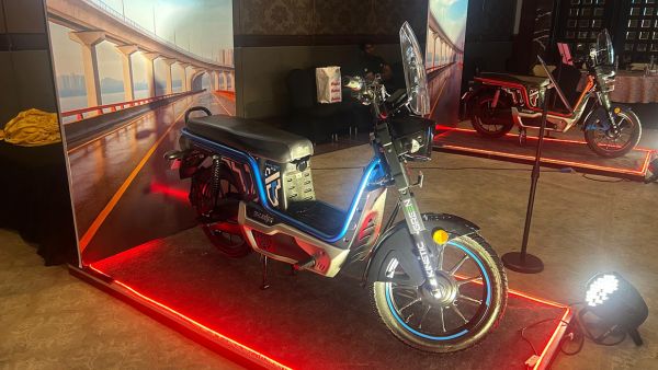 kinetic green e luna prime