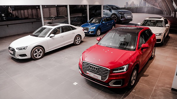 showroom display cars