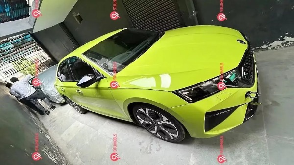 skoda Octavia rs spotte ahead launch