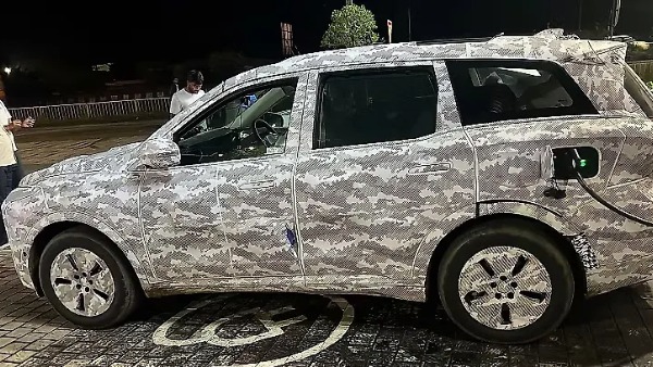 Mahindra xuv 700 ev spotted