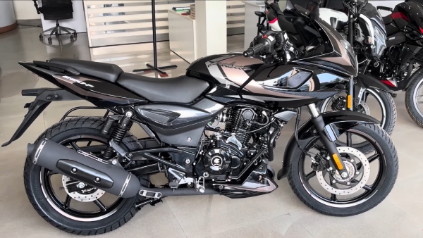 2025 bajaj pulsar 220f launched