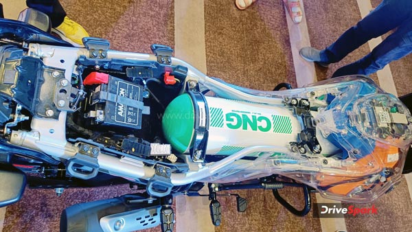 bajaj freedom 125 cng tank