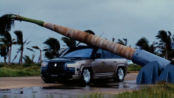 BYD YangWang U8L SUV Palm Tree Drop Test Goes Viral