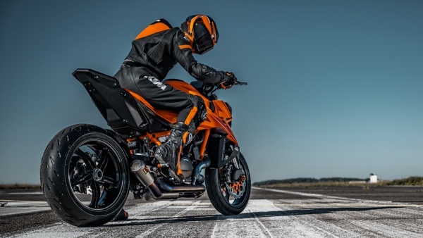 KTM Reveals The details Upcoming 1390 Super Duke RR