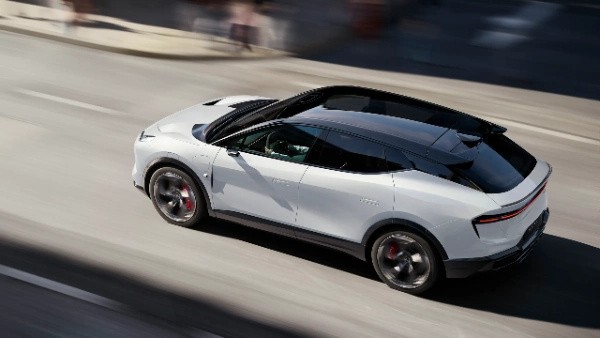 Lotus Eletre Plug-In Hybrid SUV