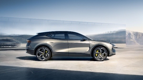 Lotus Eletre Plug-In Hybrid SUV