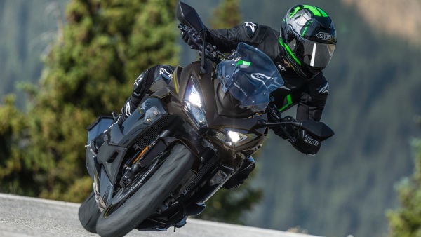 Kawasaki ninja 1100sx launch