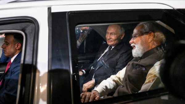 putin-modi toyota fortuner ride
