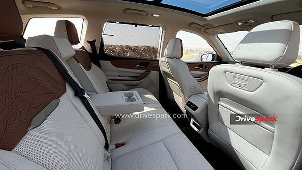 Mahindra xuv 7xo review