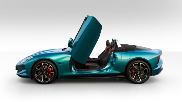 mg cyberster irises cyan