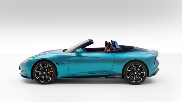 mg cyberster irises cyan