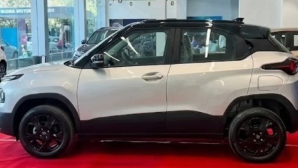 tata punch facelift-reached showroom