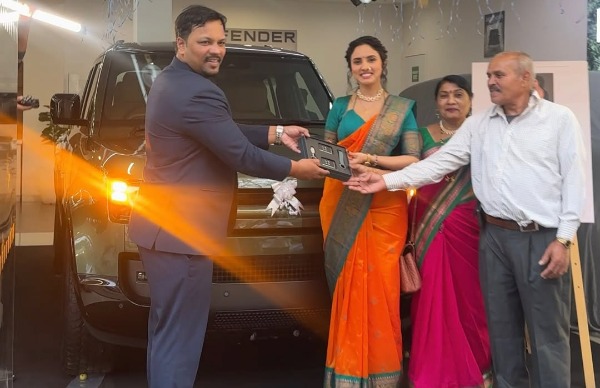 Actress Priyanka Kholgade Bought A New Land Rover Defender Worth Crores
