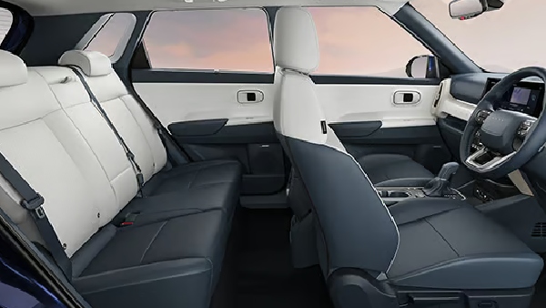 New Gen Hyundai Venue SUV Reached 80 000 Unit Bookings In India