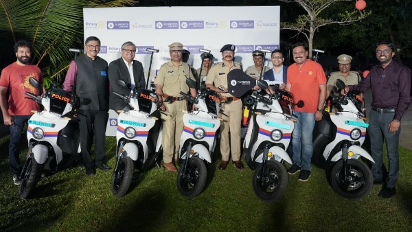 kochi city police numeros electric scooter