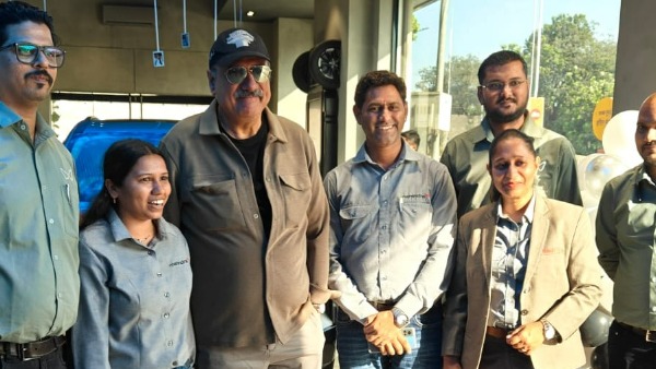 Bollywood Actor Boman Irani Buys New Mahindra XEV 9S Electric SUV